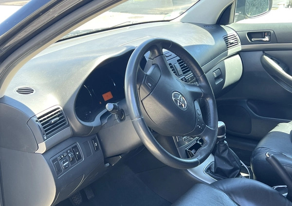 Toyota Avensis cena 13000 przebieg: 313000, rok produkcji 2007 z Tychy małe 191